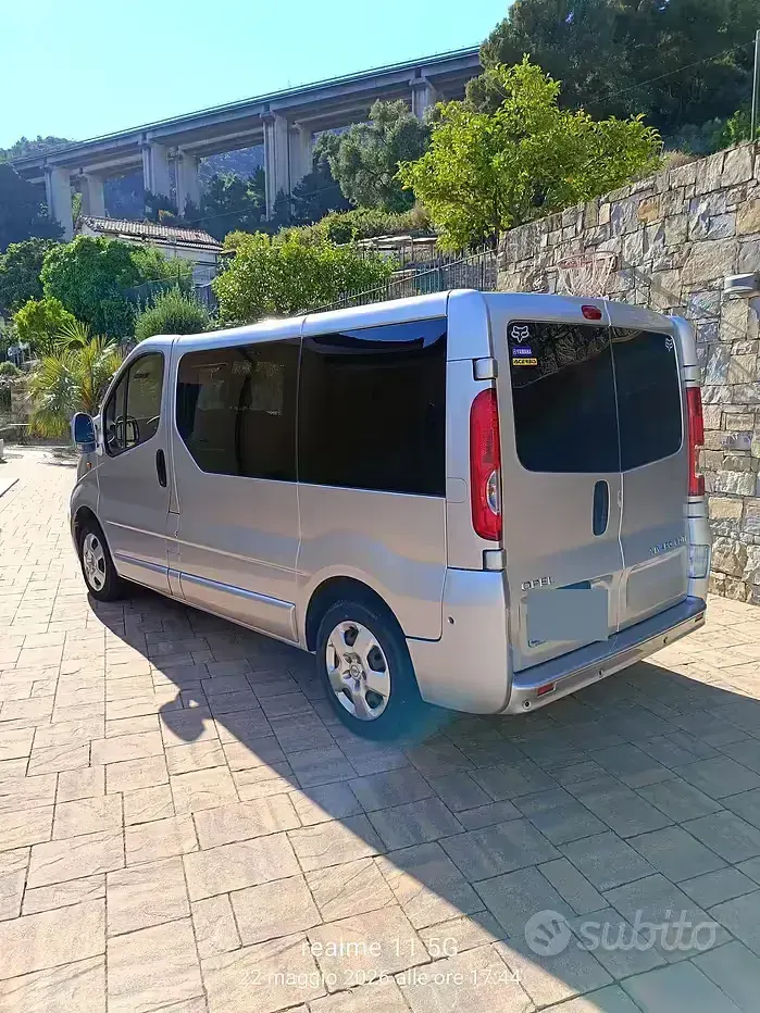 Usata Opel Vivaro 120 CV (88 kW) 2010 Grigio Monovolume