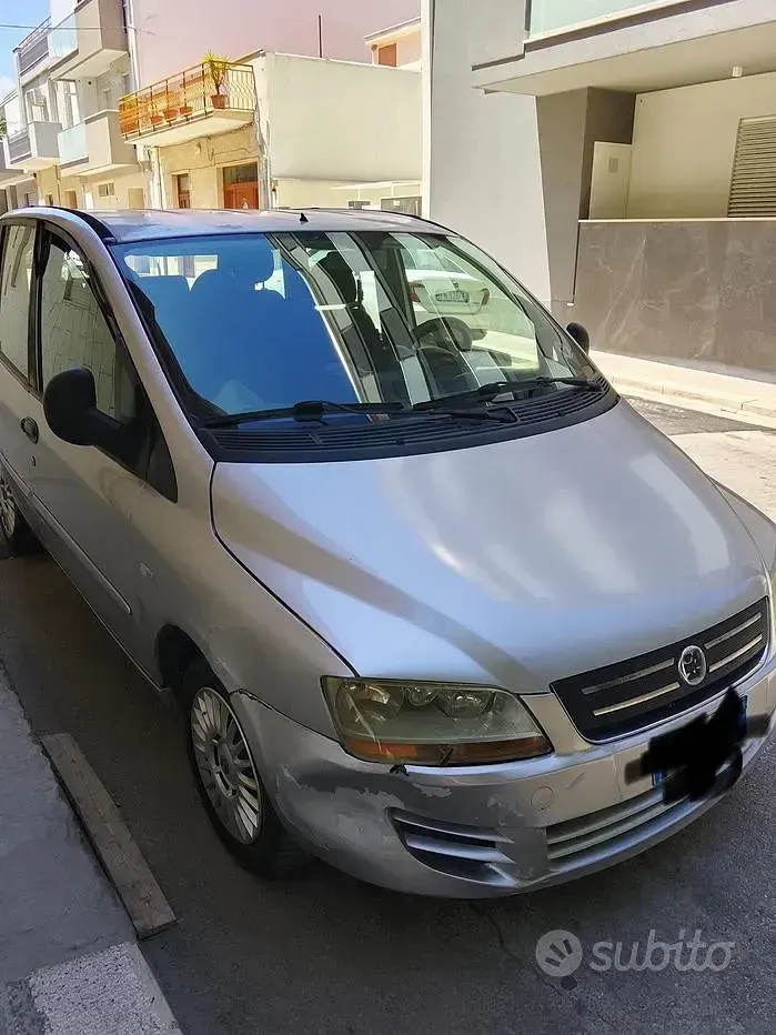 Usata Fiat Multipla 103 CV (75 kW) 2005 Grigio Monovolume
