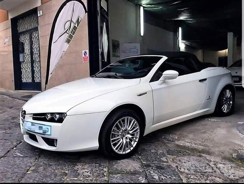 Usata Alfa Romeo Spider 170 CV (125 kW) 2009 Bianco Cabrio