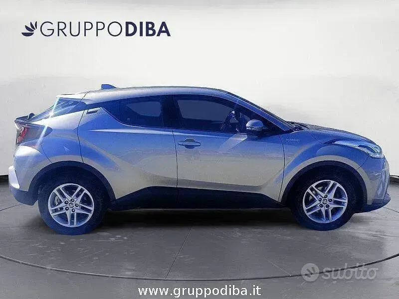 Usata Toyota C-HR Active 122 CV (89 kW) 2020 Grigio SUV