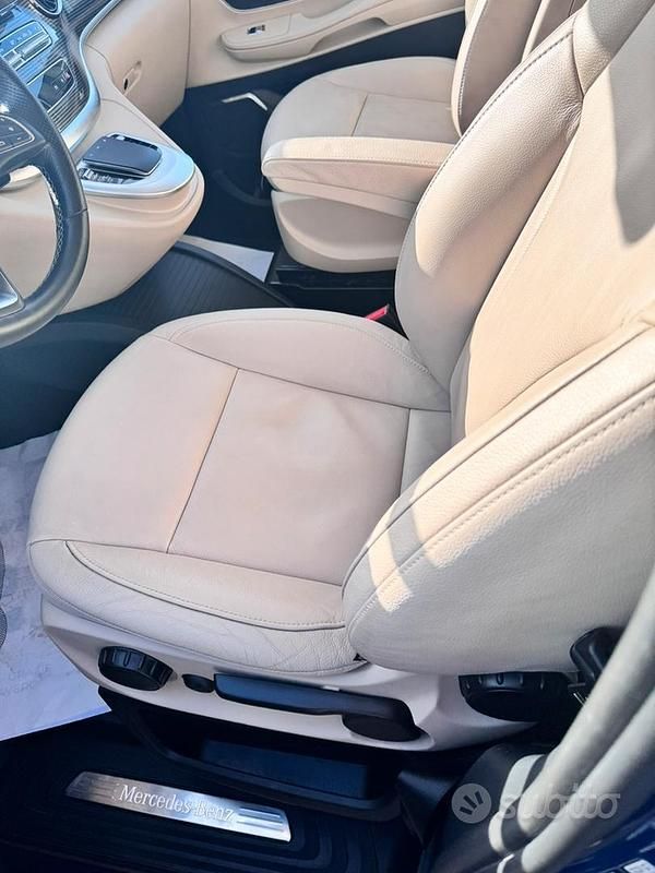 Usata Mercedes 250 190 CV (139 kW) 2021 Blu Monovolume