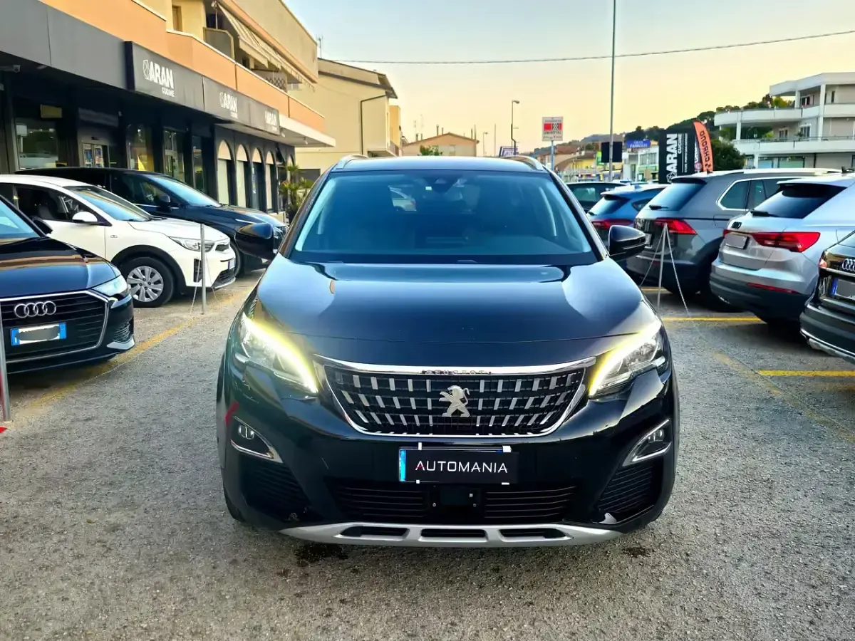 Usata Peugeot 5008 Allure 131 CV (96 kW) 2020 Viola SUV