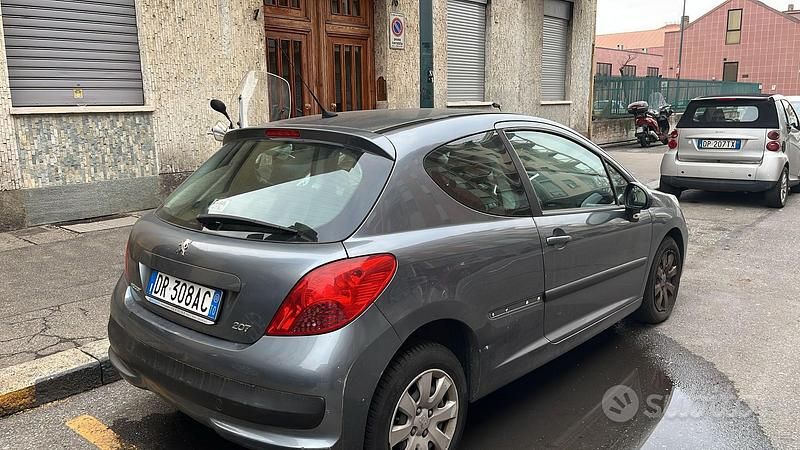 Usata Peugeot 208 88 CV (64 kW) 2008 Grigio Utilitaria