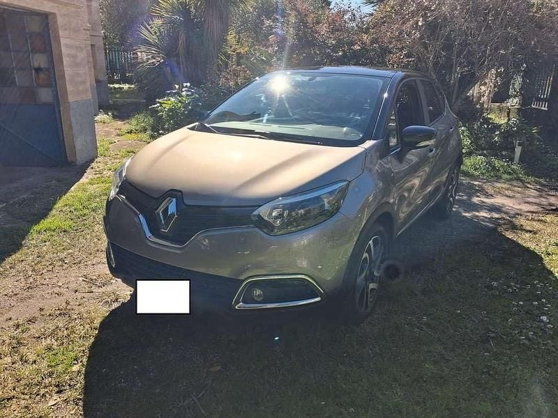 Usata Renault Captur 90 CV (66 kW) 2013 Bronzo SUV