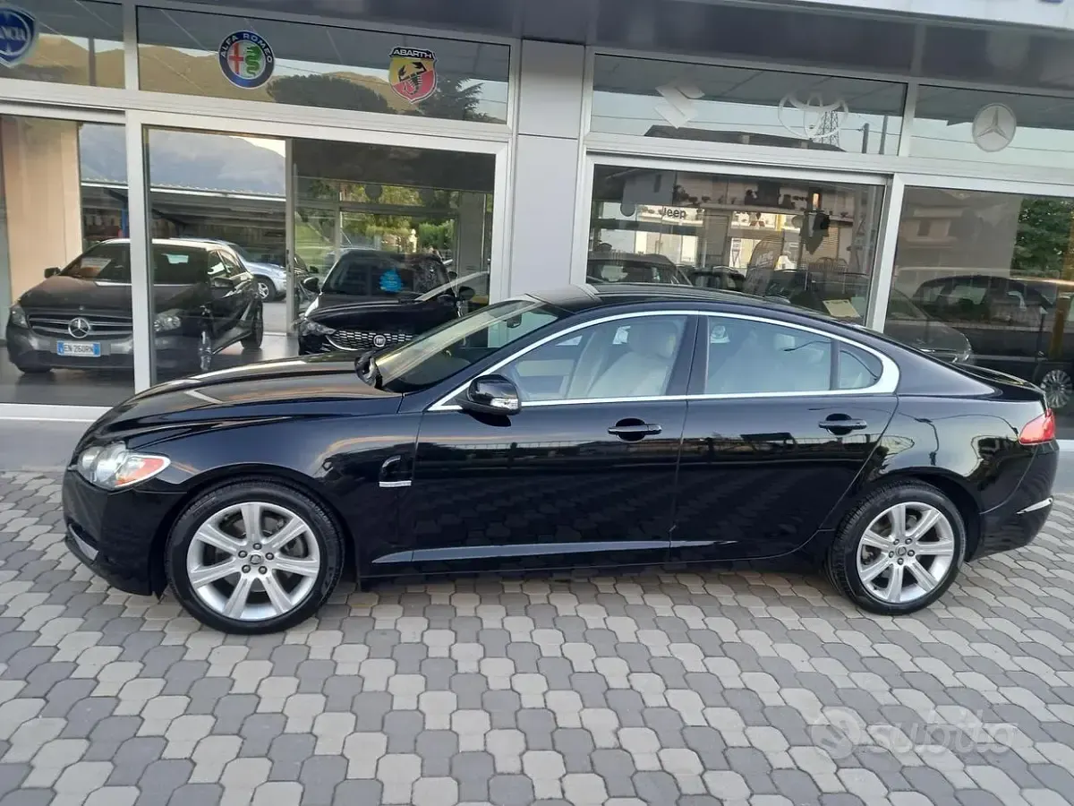 Usata Jaguar XF Premium Luxury 207 CV (152 kW) 2009 Nero Berlina