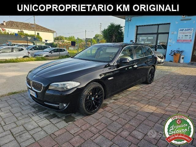 Nero Usata 2012 BMW 520 Station wagon | 10.500 € (Buon prezzo) - Immagine 1/4