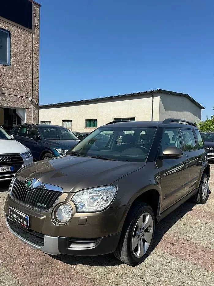 Usata Skoda Yeti GreenLine 105 CV (77 kW) 2013 Marrone SUV