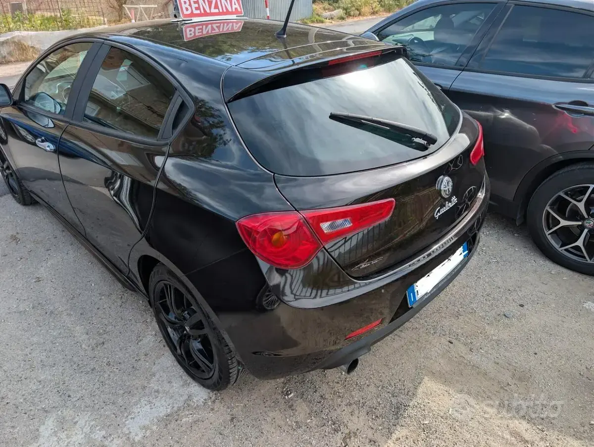 Occasion Alfa Romeo Giulietta Exclusive 170 ch (125 kW) 2012 Noir Citadine