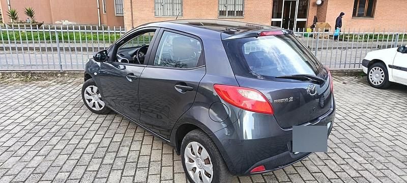 Usata Mazda 2 75 CV (55 kW) 2007 Grigio Utilitaria