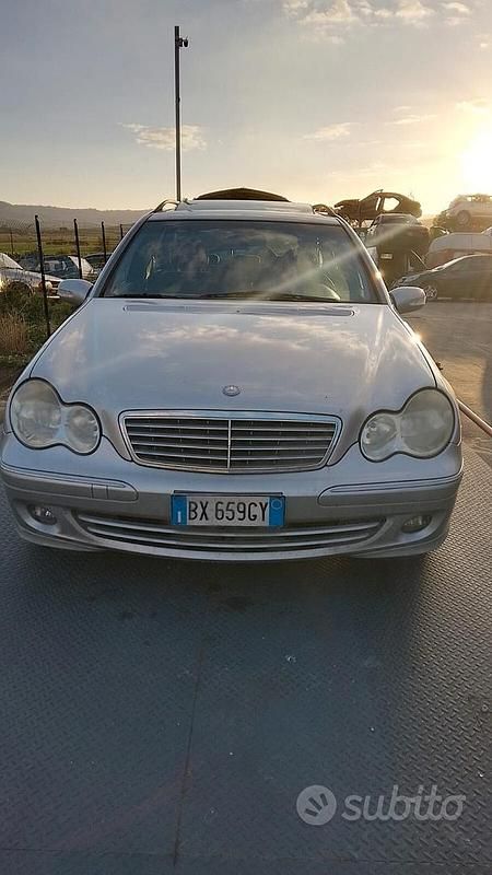 Usata Mercedes C200 Elegance 163 CV (119 kW) 2001 Grigio Berlina