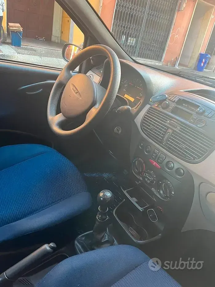 Usata Fiat Punto 60 CV (44 kW) 2002 Utilitaria