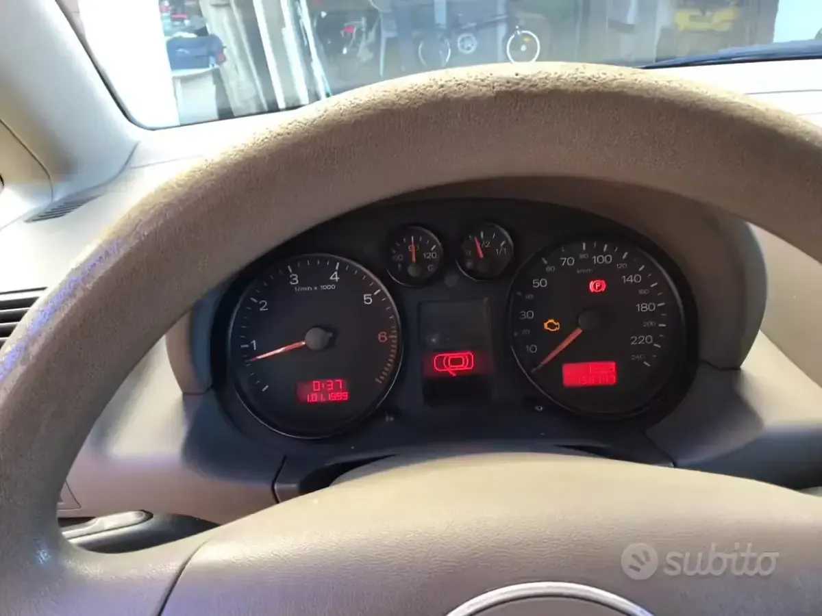 Usata Audi A2 75 CV (55 kW) 2001 Nero Utilitaria