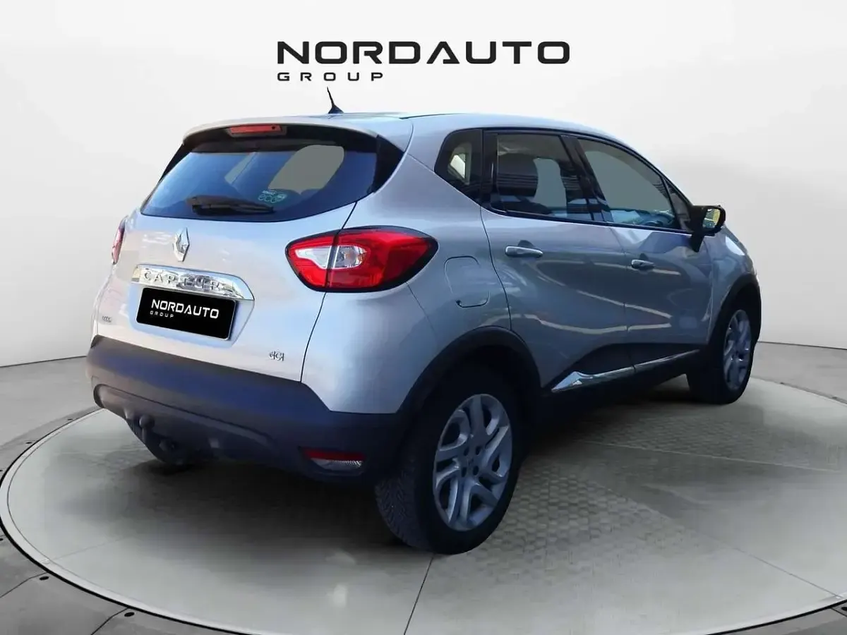 Usata Renault Captur Intens 90 CV (66 kW) 2016 Argento SUV