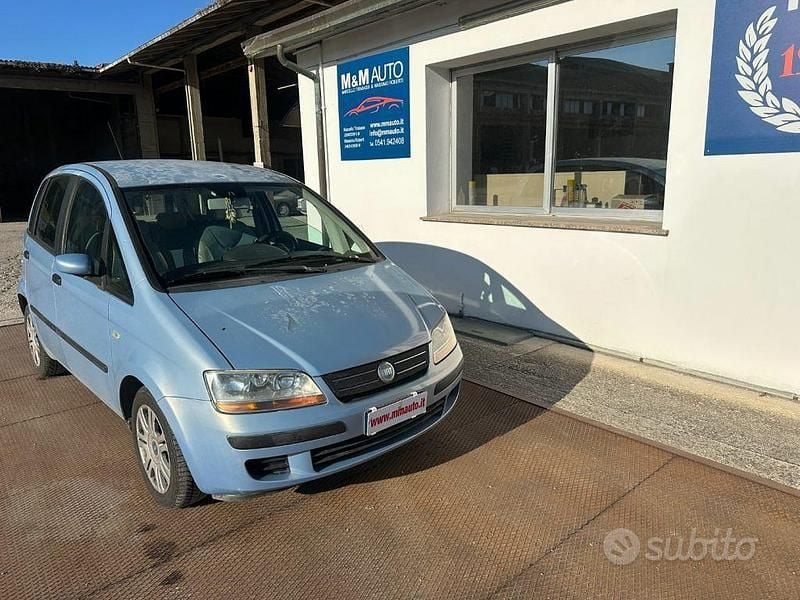 Usata Fiat Idea Dynamic 69 CV (50 kW) 2005 Blu Monovolume