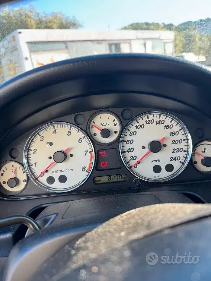 Usata Mazda MX5 110 CV (80 kW) 1999 Grigio Cabrio