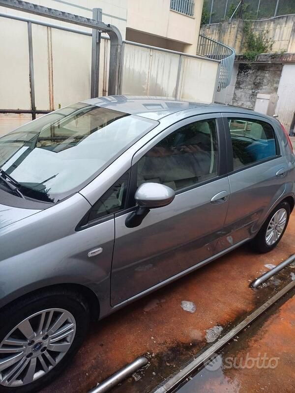 Usata Fiat Grande Punto 90 CV (66 kW) 2007 Grigio Utilitaria