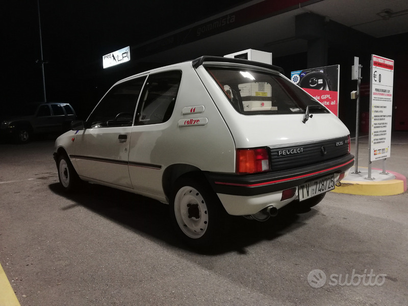 Usato 1988 Peugeot 205 1.1 Benzin 54 CV (7.000 €)