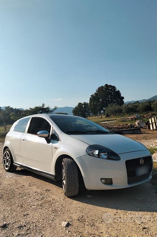 Usata Fiat Grande Punto Abarth 75 CV (55 kW) 2006 Bianco Utilitaria