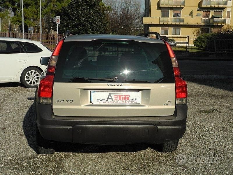 Usata Volvo XC70 163 CV (119 kW) 2002 Grigio Station wagon