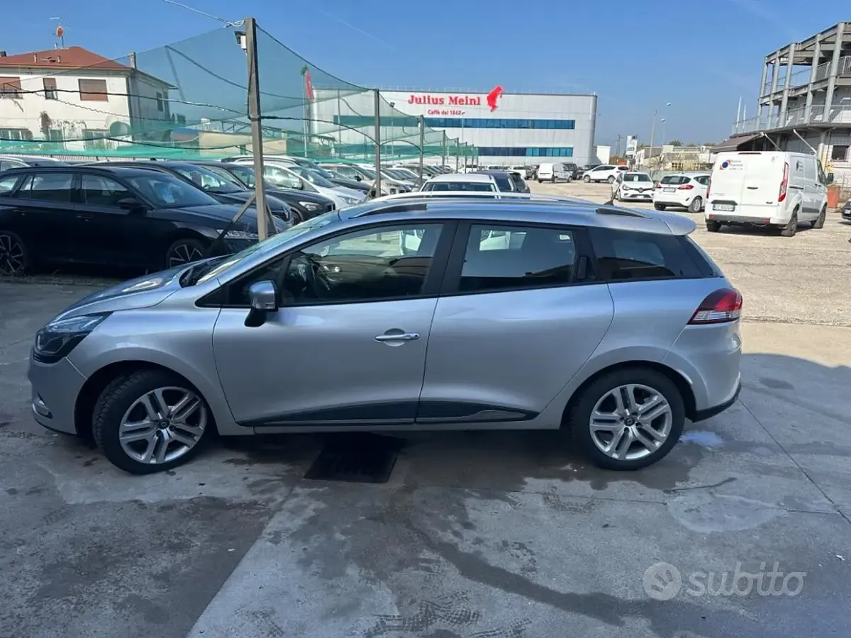 Usata Renault Clio Business 75 CV (55 kW) 2019 Grigio Station wagon