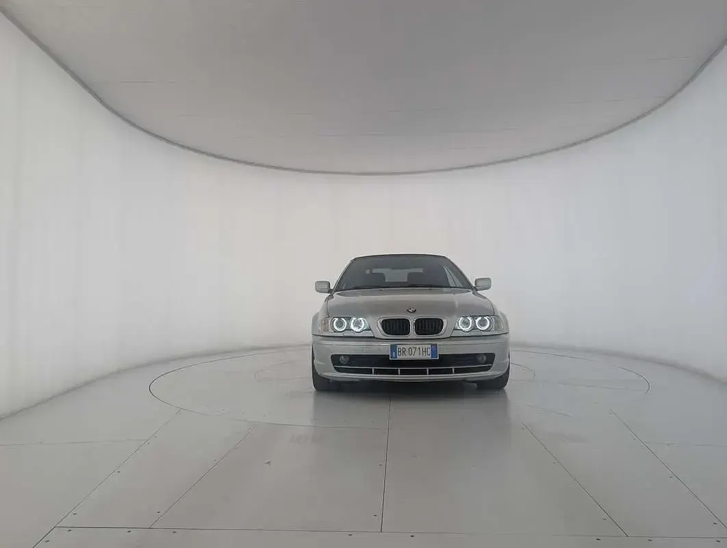 Usata BMW 320 Cabriolet 170 CV (125 kW) 2001 Cabrio