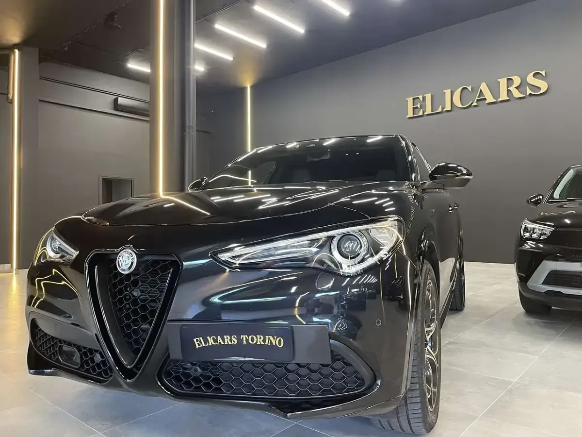 Usata Alfa Romeo Stelvio Veloce 280 CV (205 kW) 2021 Nero SUV