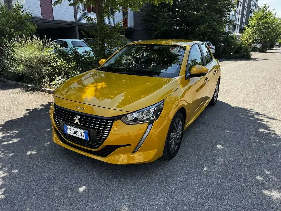Usata Peugeot 208 Active 75 CV (55 kW) 2021 Giallo Utilitaria