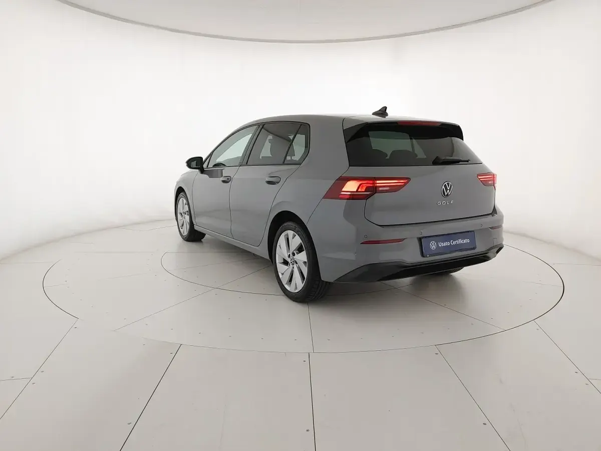 Usata VW Golf VIII Edition 150 CV (110 kW) 2024 Moonstone grey Berlina