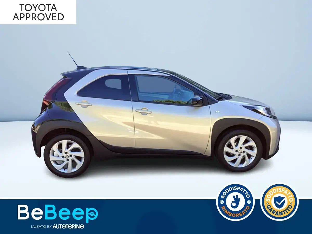 Usata Toyota Aygo X Trend 72 CV (52 kW) 2022 Nero metallizzato SUV