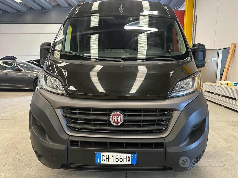 Usata Fiat Ducato 33 120 CV (88 kW) 2021 Marrone Furgone