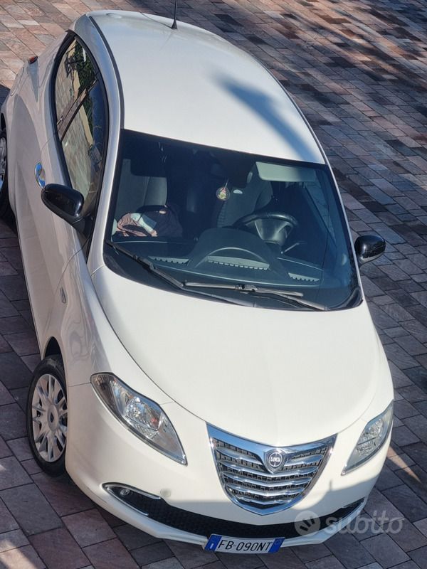 Bianco Usata 2015 Lancia Ypsilon Gold Due volumi | 8000 € (Buon prezzo) - Immagine 1/4