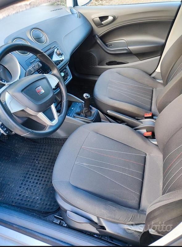 Usata Seat Ibiza 85 CV (62 kW) 2011 Berlina