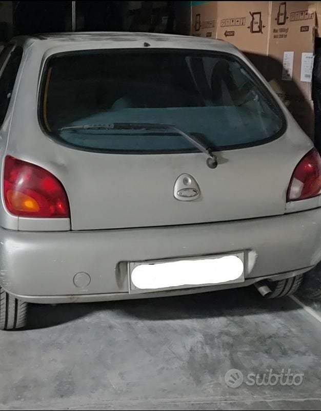 Usata Ford Fiesta 75 CV (55 kW) 1999 Grigio Utilitaria