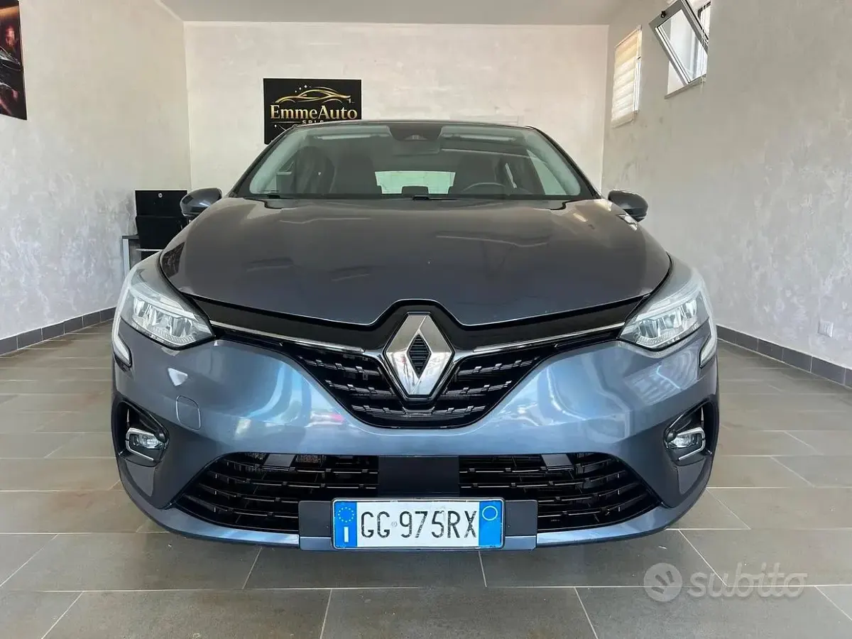 Usata Renault Clio V Business 101 CV (74 kW) 2021 Grigio Berlina