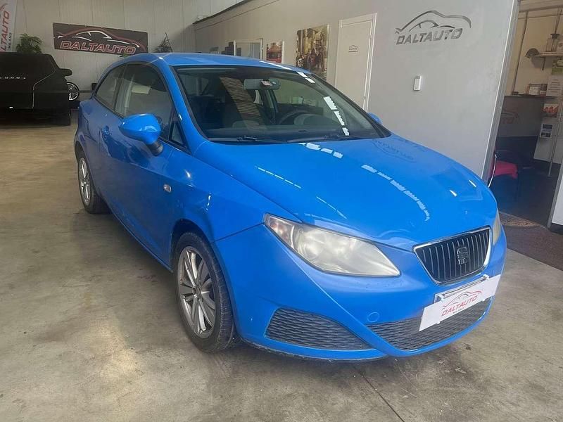 Blu metallizzato Usata 2010 Seat Ibiza SC Style Due volumi | 2300 € (Molto cara) - Immagine 1/4