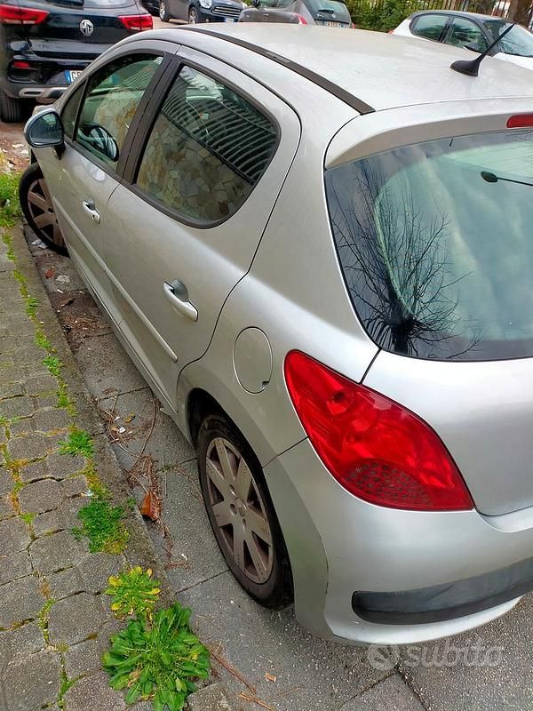 Usata Peugeot 207 110 CV (80 kW) 2008 Grigio Berlina