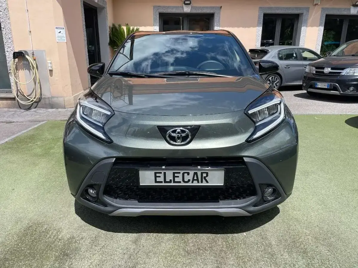 Usata Toyota Aygo X Lounge 72 CV (52 kW) 2023 Verde SUV