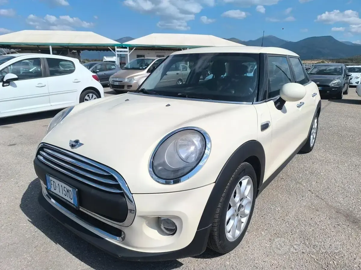 Usata Mini One D Business 95 CV (69 kW) 2016 Utilitaria
