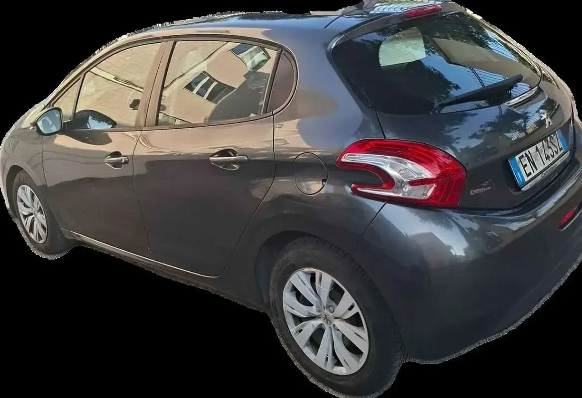 Usata Peugeot 208 Allure 68 CV (50 kW) 2012 Grigio Utilitaria