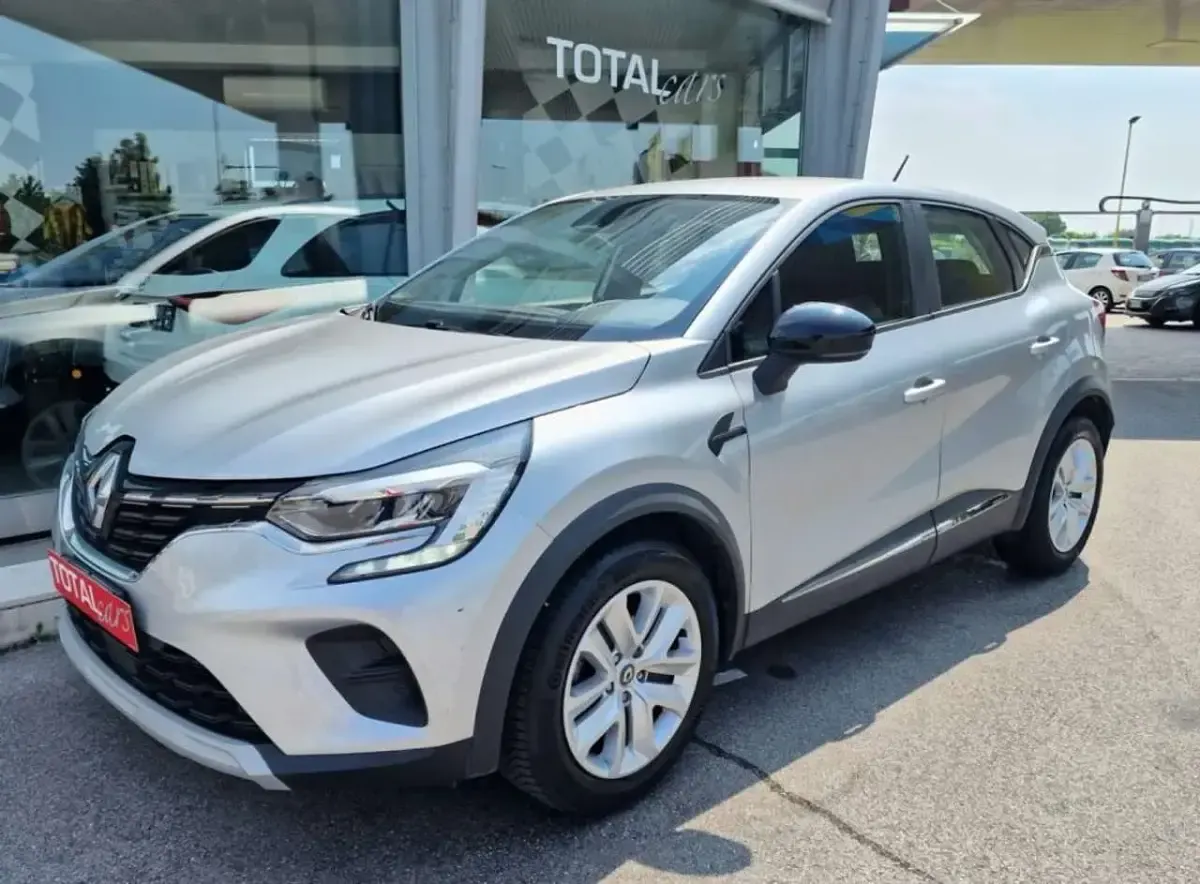 Usata Renault Captur Zen 101 CV (74 kW) 2020 Argento metallizzato SUV