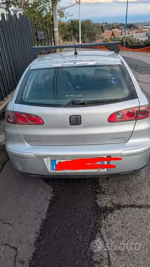 Usata Seat Ibiza 75 CV (55 kW) 2004 Grigio Utilitaria