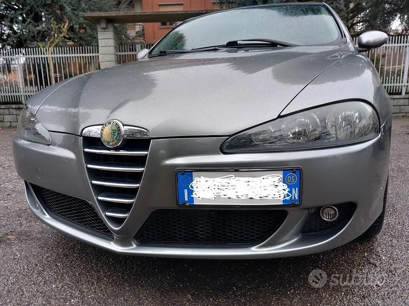 Usata Alfa Romeo 147 Exclusive 116 CV (85 kW) 2005 Grigio Utilitaria