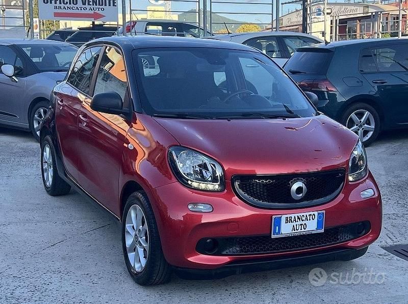 Rosso Usata 2017 Smart ForFour Passion Tre volumi | 10.000 € (Buon prezzo) - Immagine 1/4