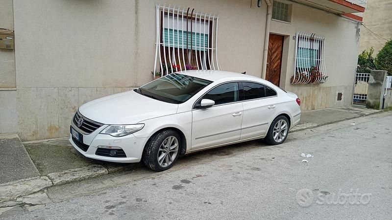 Begagnad VW Passat 140 HK (102 kW) 2010 Vit Sportkupé