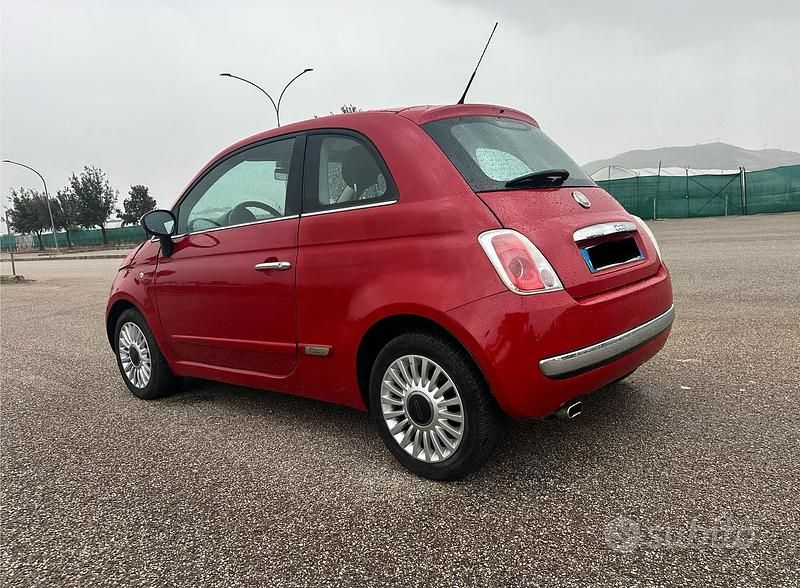 Usata Fiat 500 Lounge 69 CV (50 kW) 2011 Rosso Utilitaria