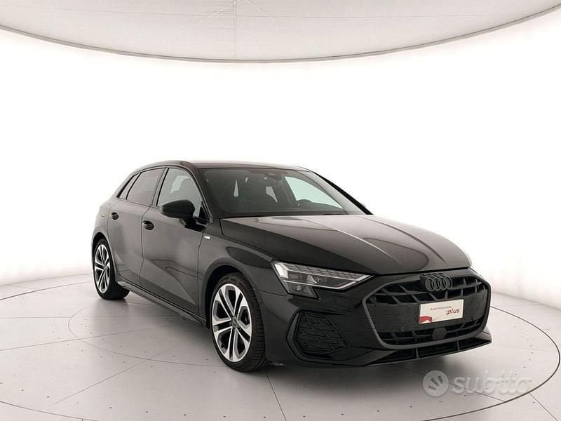 Usata Audi A3 S-Line 150 CV (110 kW) 2025 Nero mito metallizzato Berlina