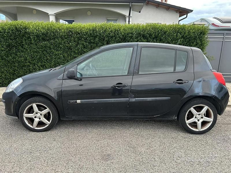 Usata Renault Clio III 85 CV (62 kW) 2006 Nero Berlina