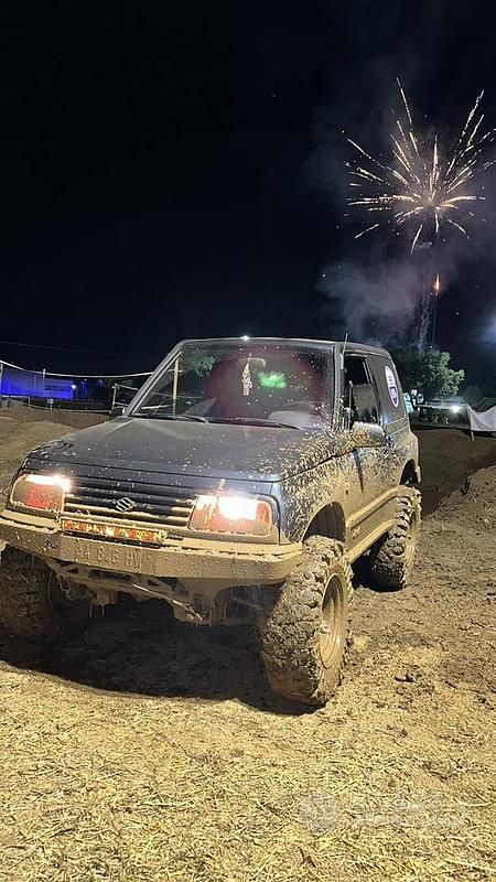 Usata Suzuki Vitara 82 CV (60 kW) 1992 Grigio Utilitaria