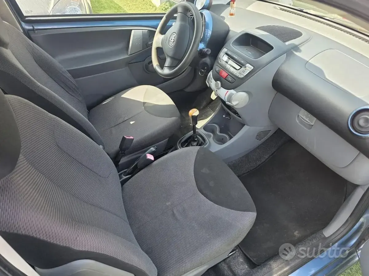 Usata Toyota Aygo 68 CV (50 kW) 2009 Bluazzurro Utilitaria