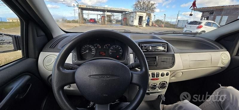 Usata Fiat Punto 2005 Blu Berlina